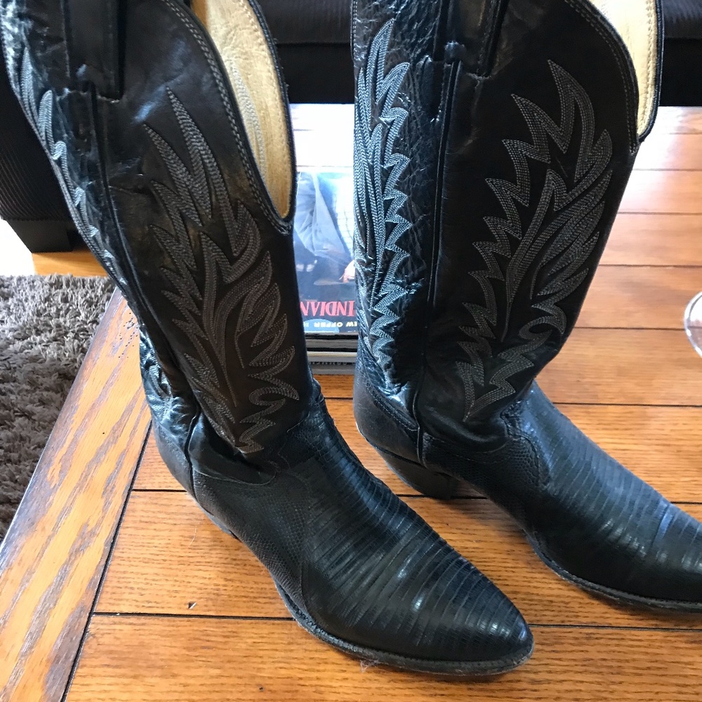 Women's cowboy boots